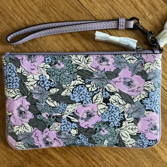 NWT! Coach Soft Lilac print Taylor Zip tote / matching wristlet set - Picture 7 of 7